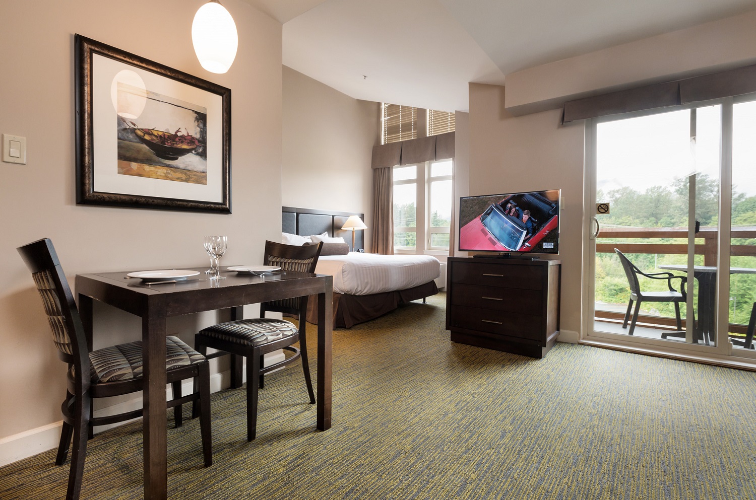 A Peek Inside Executive Suites Hotel & Resort Image