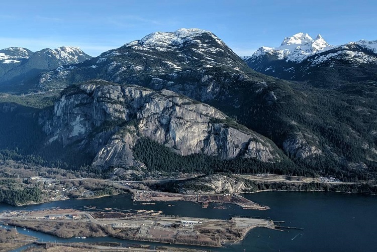 Why Winter Flight-Seeing is a Must-Try Activity in Squamish Image