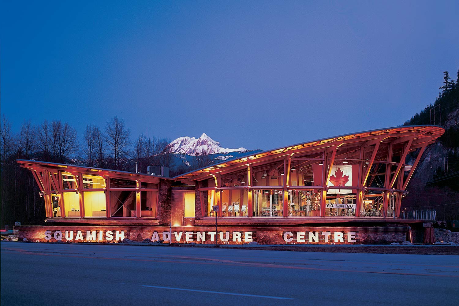 squamish tourism center