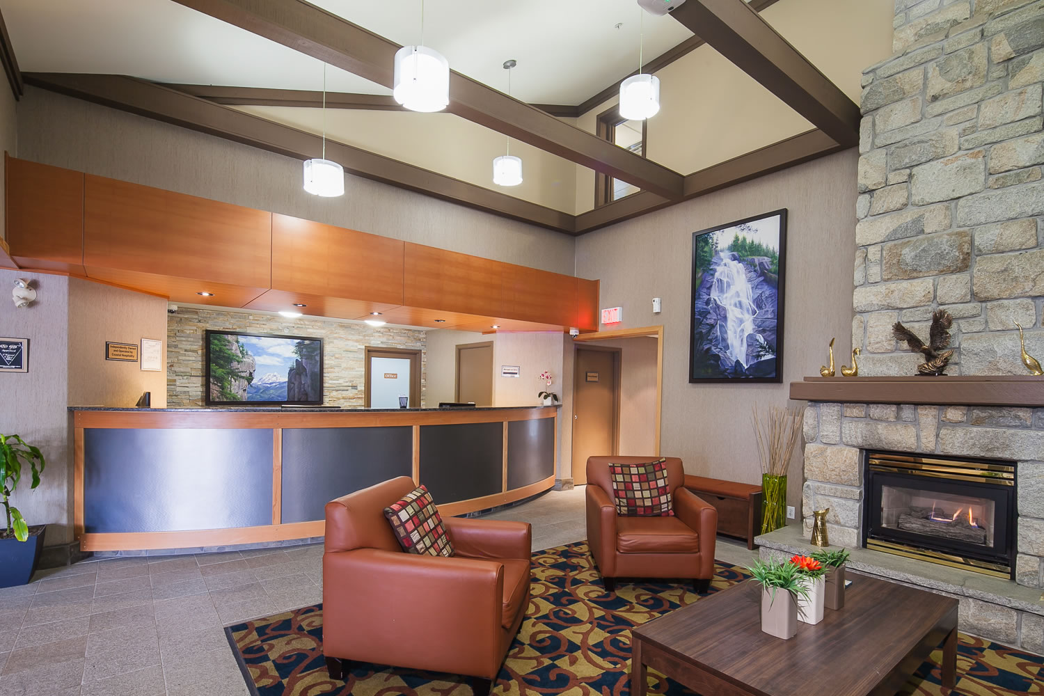 Mountain Retreat Hotel & Suites Squamish
