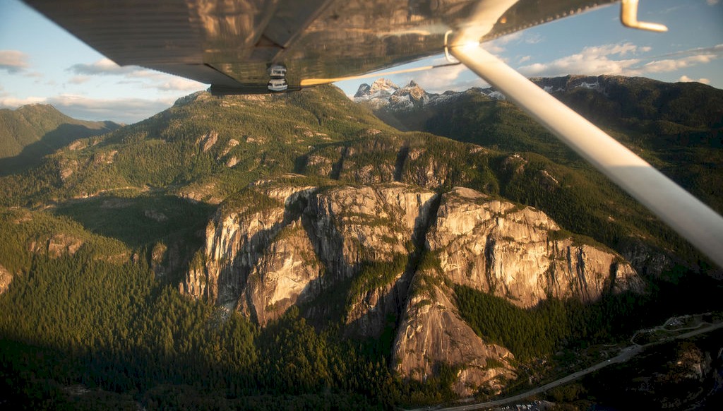 Why Winter Flight-Seeing is a Must-Try Activity in Squamish