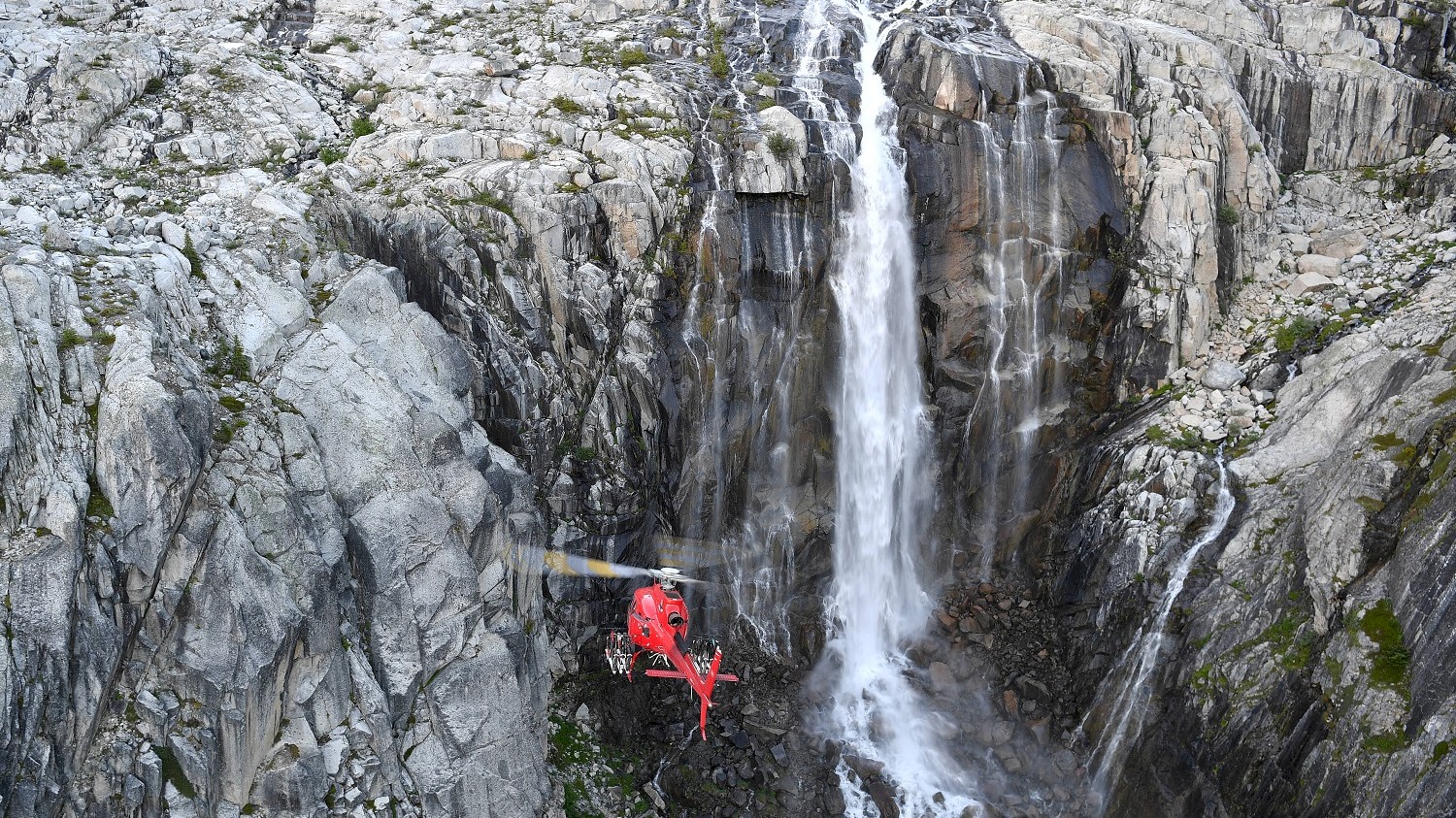 Blackcomb Helicopters Slideshow Image