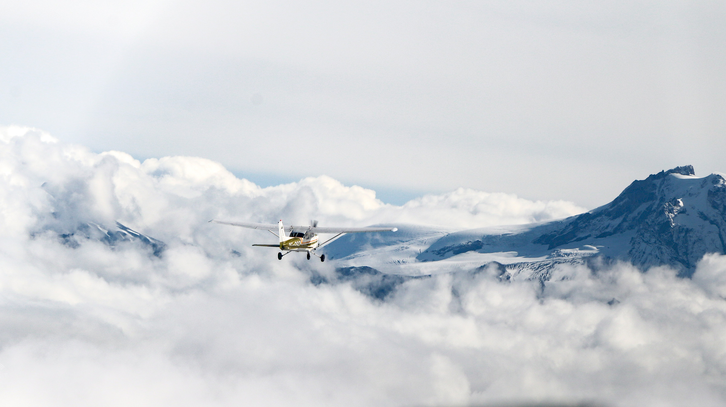 Flight seeing in Squamish BC with Sea to Sky Air