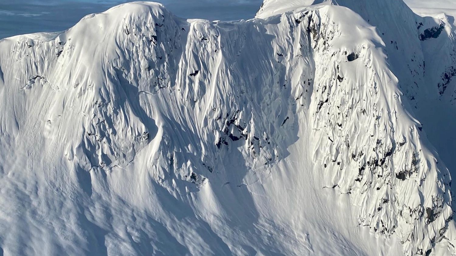 Phantom Heli Skiing Slideshow Image