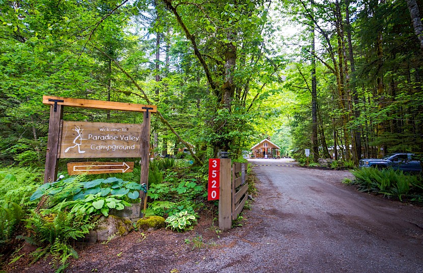 The welcome sign to Paradise Valley Campground