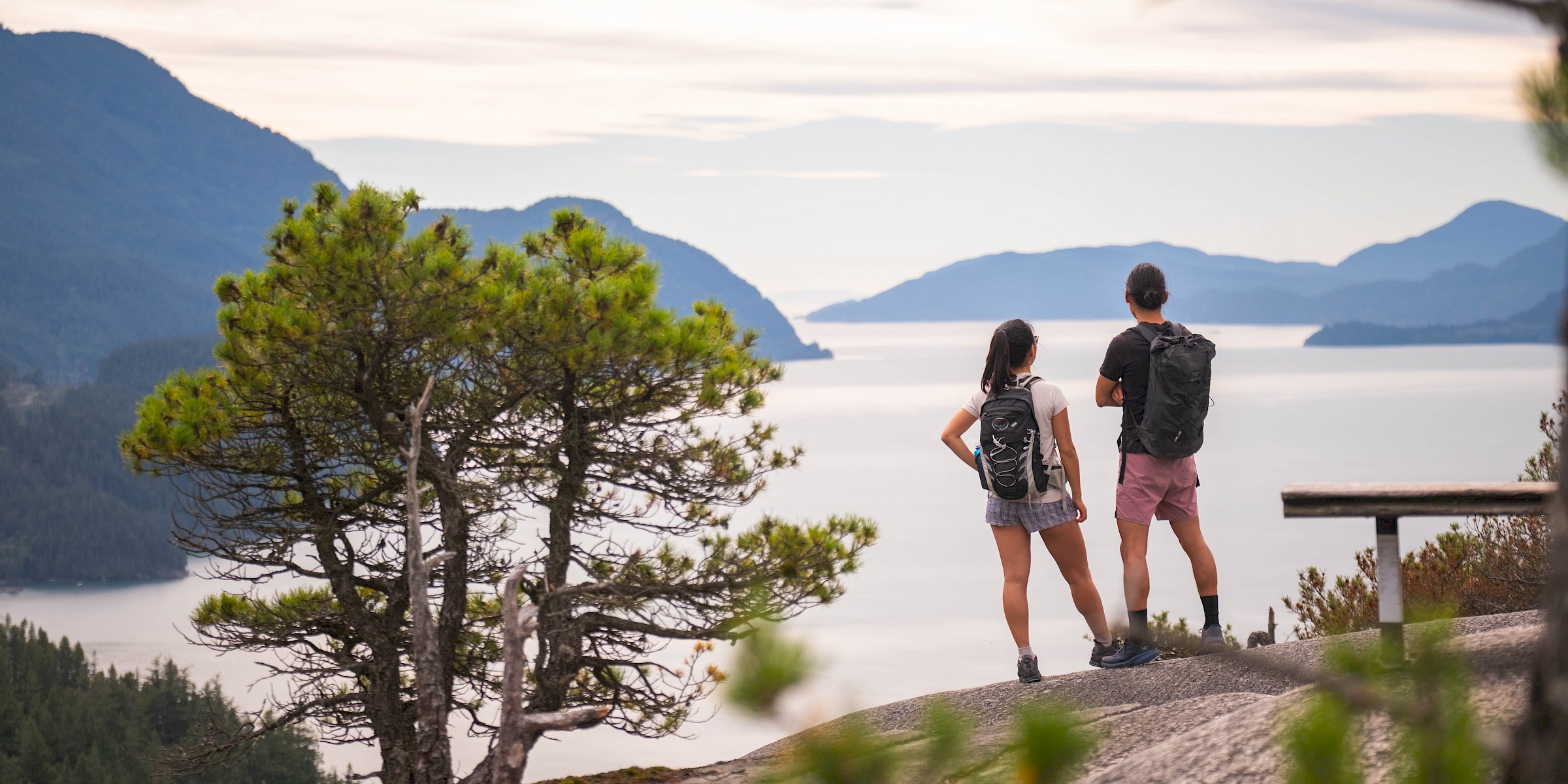 Man and women overlooking the Howe Sound